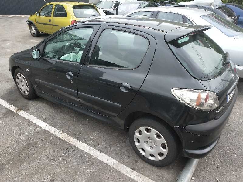 peugeot 206 berlina del año 2004