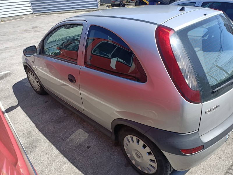 opel corsa c del año 2002