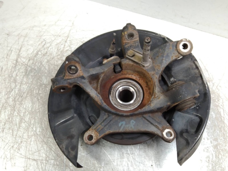 Recambio de mangueta trasera izquierda para ssangyong rodius 2.7 turbodiesel cat referencia OEM IAM   