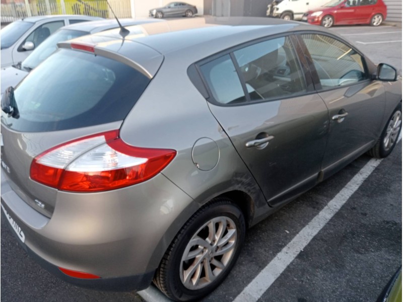 renault megane iii berlina 5 p del año 2013