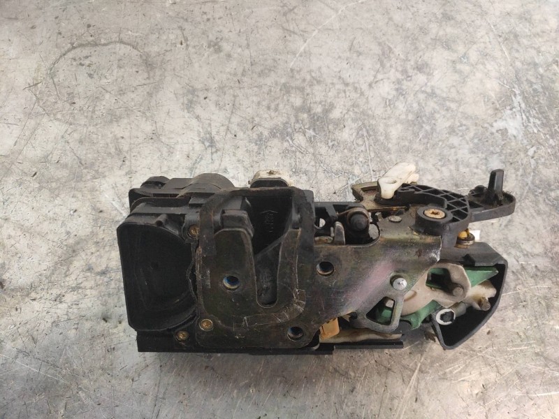 Recambio de motor cierre centralizado trasero izquierdo para opel frontera b basis referencia OEM IAM 16637561  