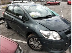 toyota auris del año 2008