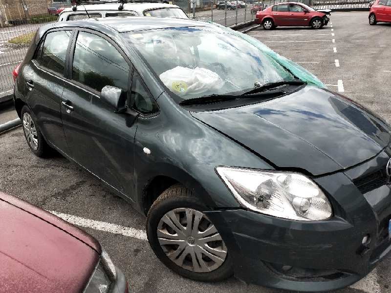 toyota auris del año 2008