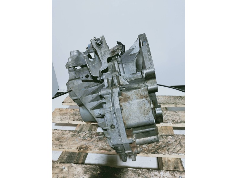 Recambio de caja cambios para chevrolet cruze ls referencia OEM IAM AVD R13056795 F40