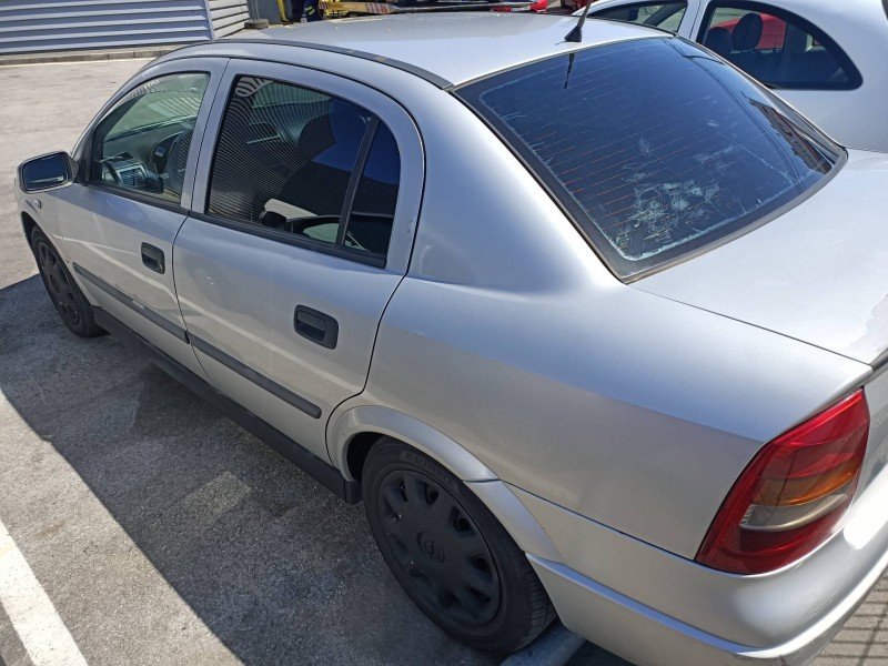 opel astra g berlina del año 1998