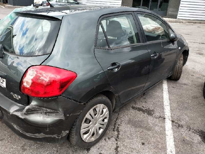 toyota auris del año 2008