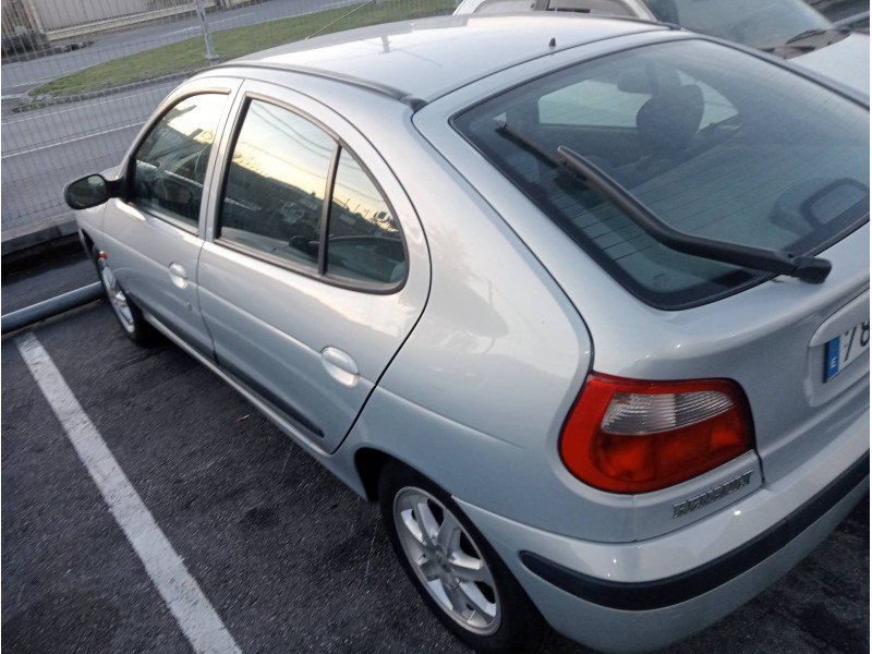 renault megane i fase 2 berlina (ba0) del año 2001