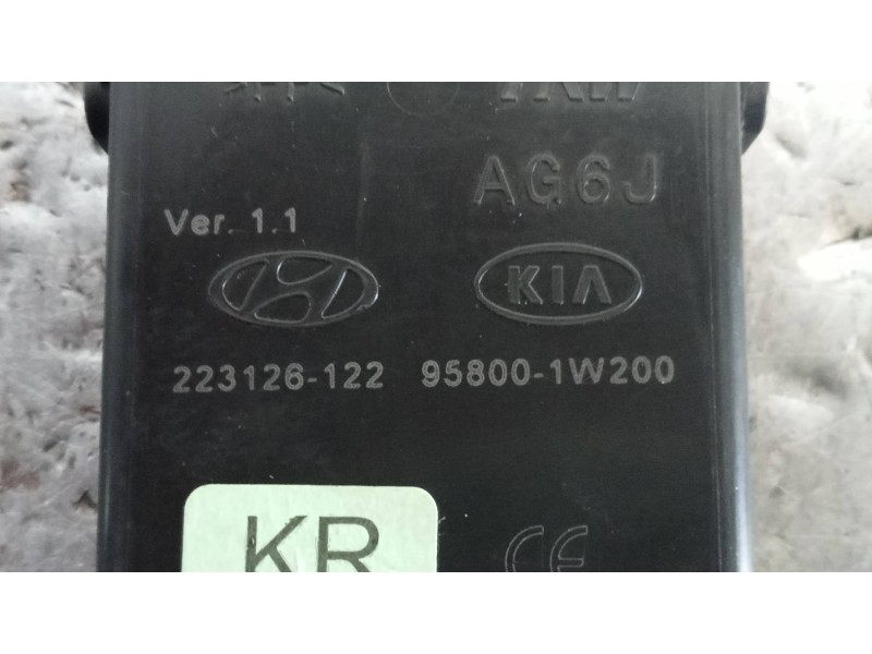 Recambio de modulo electronico para kia rio uefa euro 2016 referencia OEM IAM 958001W200 223128122 