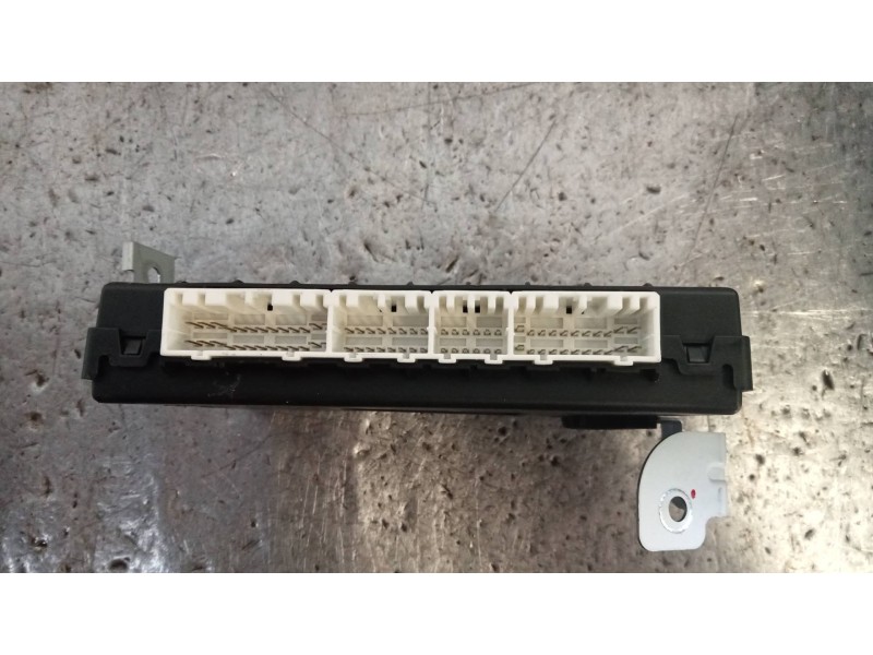 Recambio de modulo electronico para kia rio uefa euro 2016 referencia OEM IAM 954001WED0  