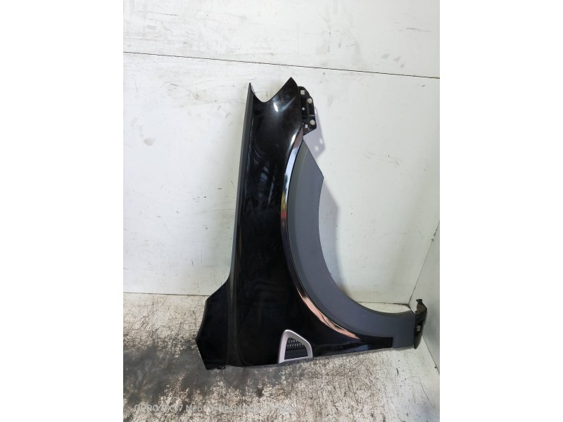 Recambio de aleta delantera derecha para chevrolet captiva 2.0 vcdi lt referencia OEM IAM   