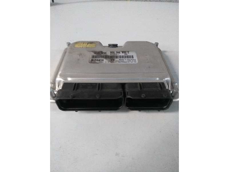 Recambio de centralita motor uce para volkswagen passat berlina (3b3) 2.3 v5 referencia OEM IAM 0261206810 066906032E ME71