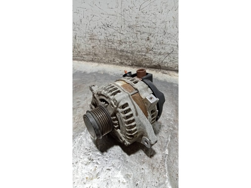 Recambio de alternador para toyota auris básico referencia OEM IAM 270600Y040 1042102310 