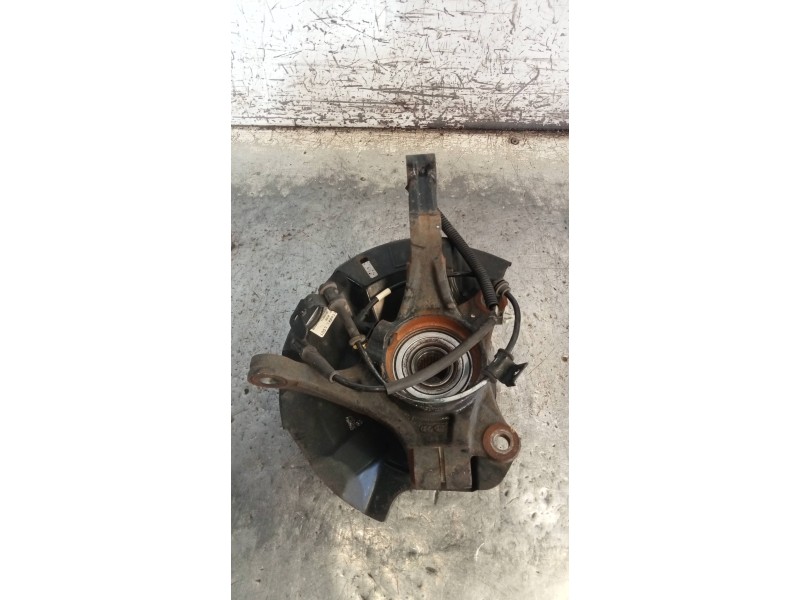 Recambio de mangueta delantera izquierda para kia rio uefa euro 2016 referencia OEM IAM   