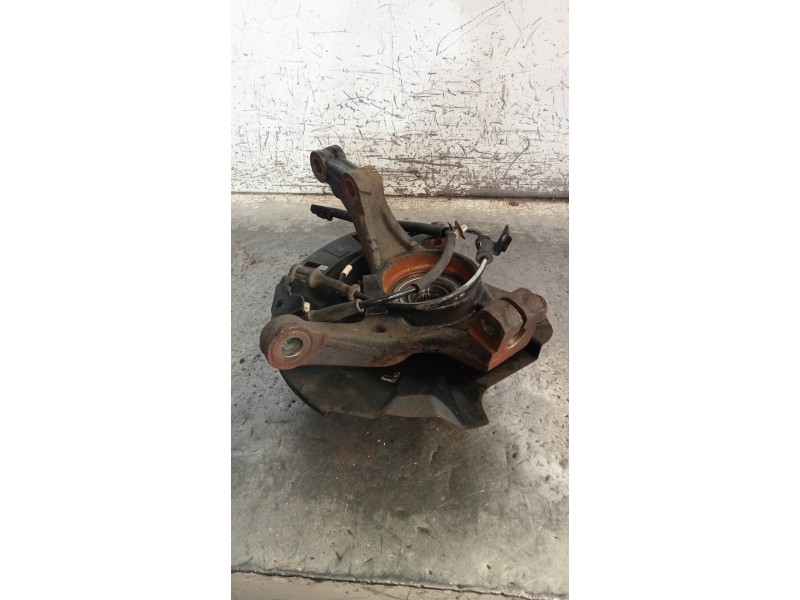 Recambio de mangueta delantera izquierda para kia rio uefa euro 2016 referencia OEM IAM   