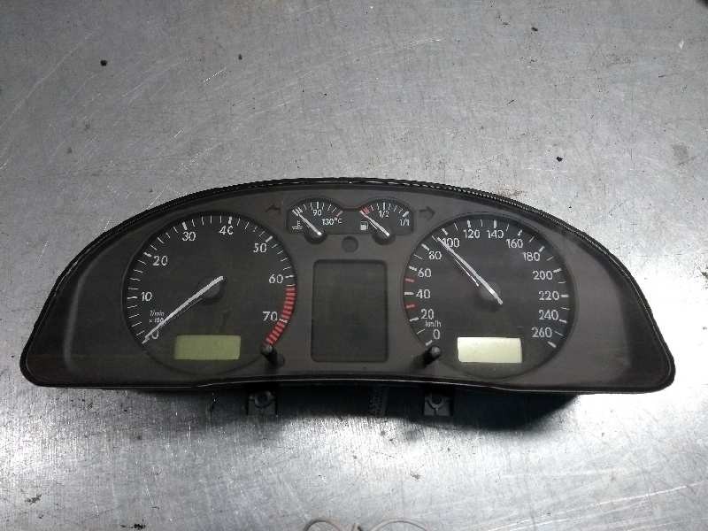 Recambio de cuadro instrumentos para volkswagen passat berlina (3b2) 1.8 20v turbo referencia OEM IAM   