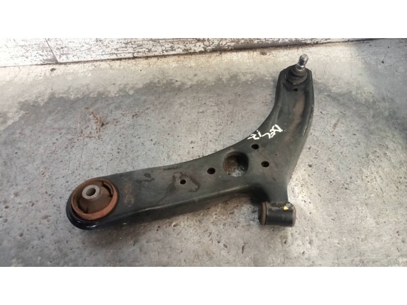 Recambio de brazo suspension inferior delantero izquierdo para kia rio uefa euro 2016 referencia OEM IAM   
