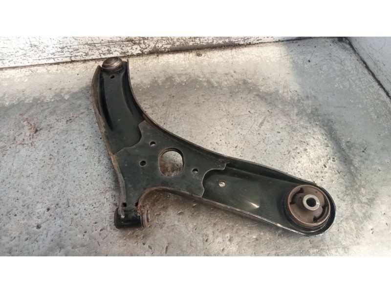 Recambio de brazo suspension inferior delantero izquierdo para kia rio uefa euro 2016 referencia OEM IAM   