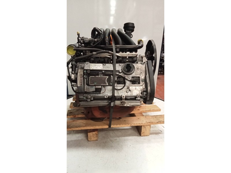 Recambio de motor completo para volkswagen passat berlina (3b2) 1.8 referencia OEM IAM APT 071153 