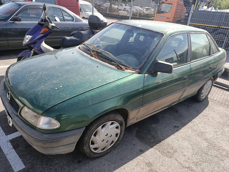 opel astra f berlina del año 1996