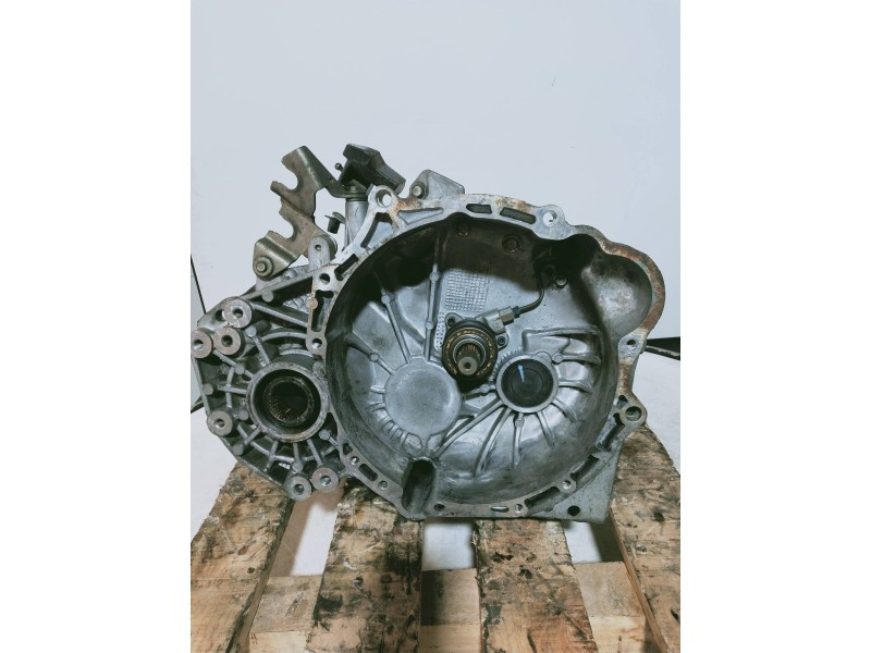 Recambio de caja cambios para chevrolet captiva 2.0 vcdi lt referencia OEM IAM BW4357 GL 045213 