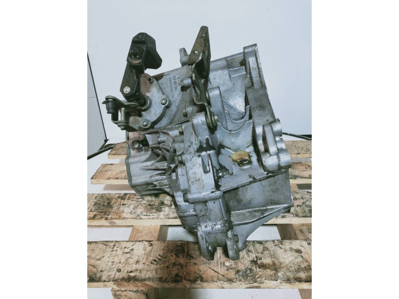 Recambio de caja cambios para chevrolet captiva 2.0 vcdi lt referencia OEM IAM BW4357 GL 045213 