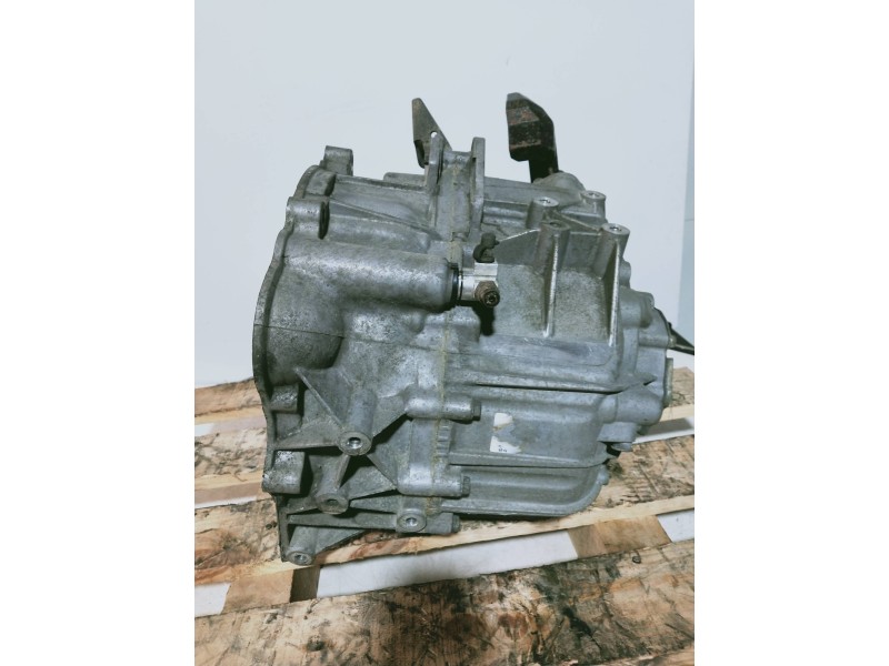 Recambio de caja cambios para chevrolet captiva 2.0 vcdi lt referencia OEM IAM BW4357 GL 045213 