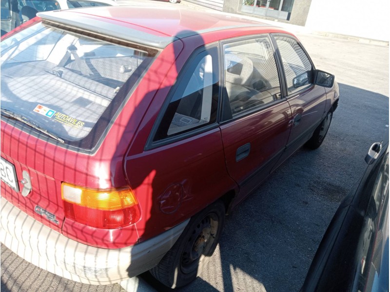 opel astra f berlina del año 1992