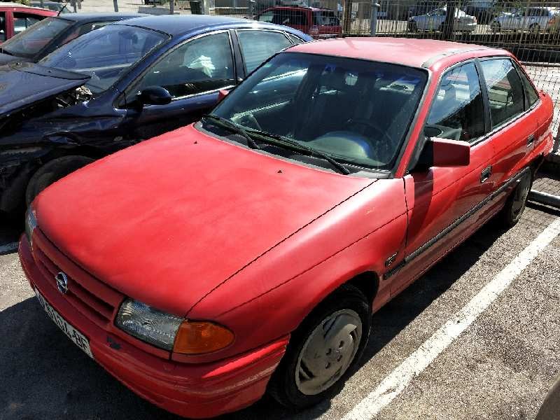 opel astra f berlina del año 1992