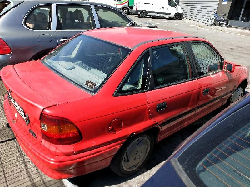 opel astra f berlina del año 1992