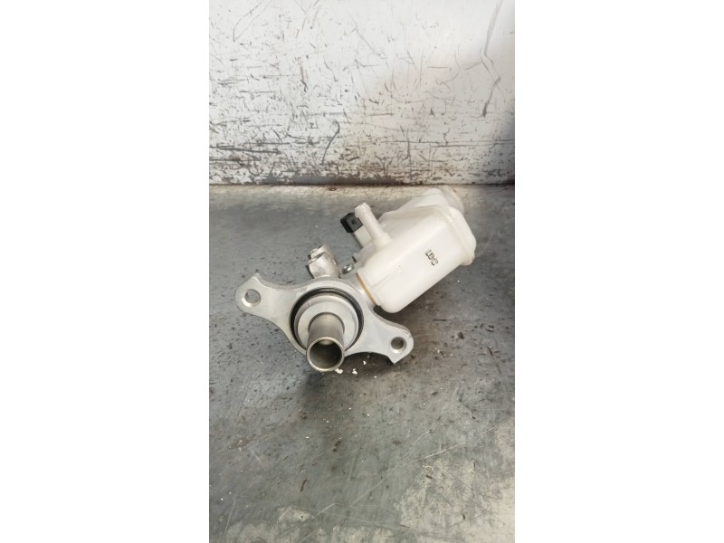 Recambio de bomba freno para kia rio uefa euro 2016 referencia OEM IAM   