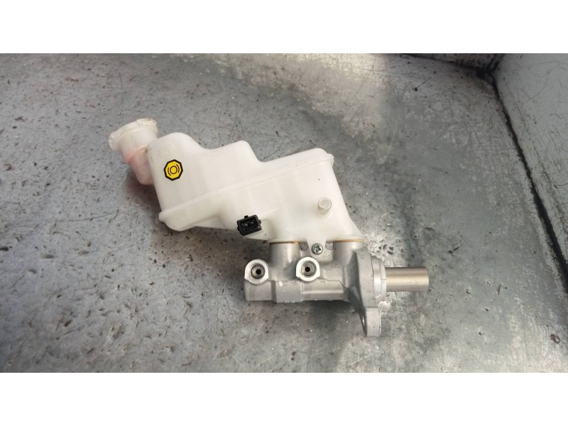 Recambio de bomba freno para kia rio uefa euro 2016 referencia OEM IAM   