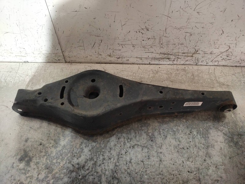 Recambio de brazo suspension inferior trasero derecho para volkswagen touran (1t2) edition referencia OEM IAM   