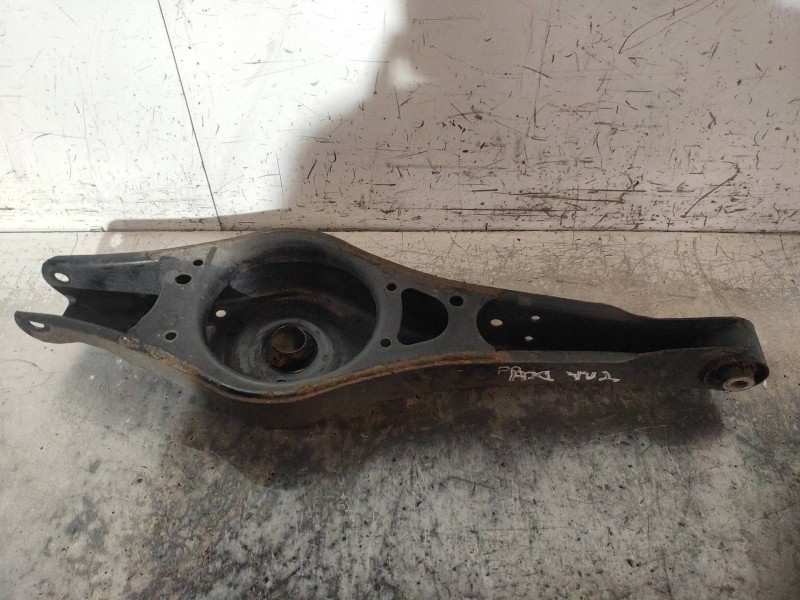 Recambio de brazo suspension inferior trasero derecho para volkswagen touran (1t2) edition referencia OEM IAM   