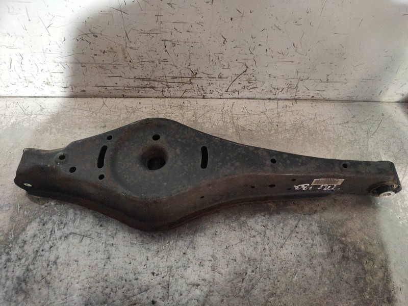Recambio de brazo suspension inferior trasero izquierdo para volkswagen touran (1t2) edition referencia OEM IAM   