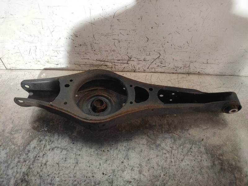 Recambio de brazo suspension inferior trasero izquierdo para volkswagen touran (1t2) edition referencia OEM IAM   