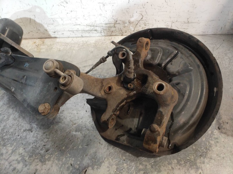 Recambio de mangueta trasera derecha para volkswagen touran (1t2) edition referencia OEM IAM   