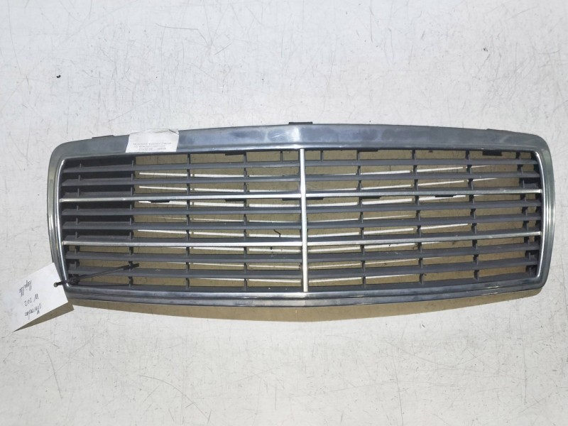 Recambio de rejilla delantera para mercedes clase c (w202) berlina 250 diesel (202.125) referencia OEM IAM   