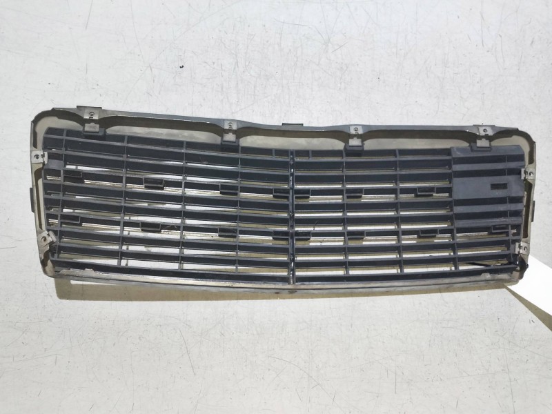 Recambio de rejilla delantera para mercedes clase c (w202) berlina 250 diesel (202.125) referencia OEM IAM   