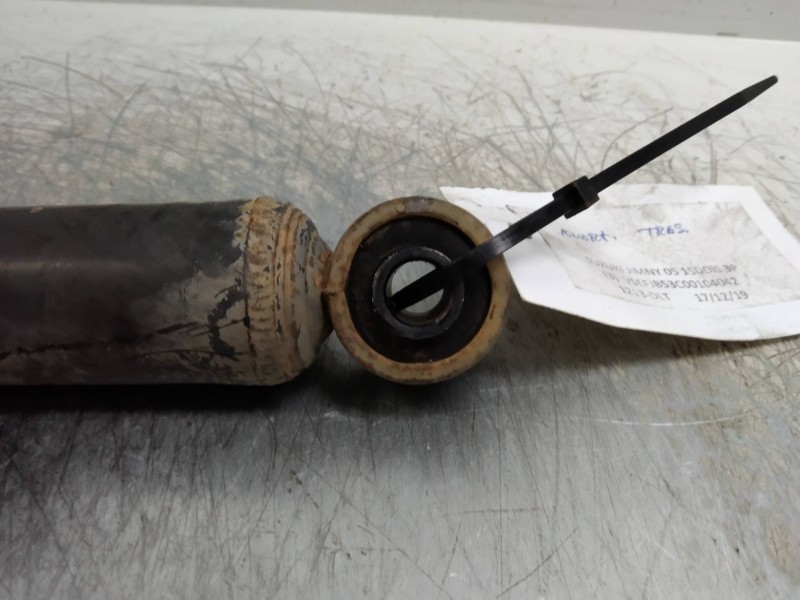 Recambio de amortiguador trasero para suzuki jimny sn (fj) techo metálico referencia OEM IAM   