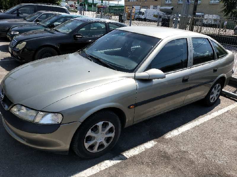 opel vectra b berlina del año 1997