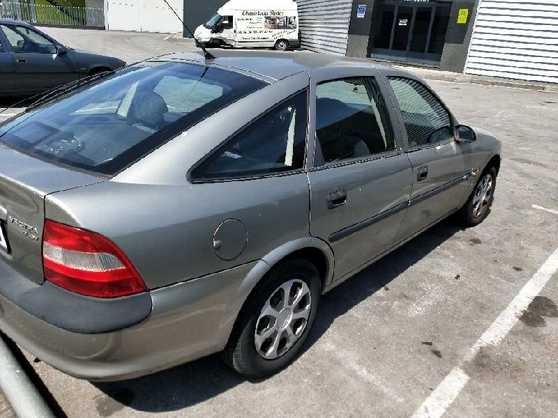 opel vectra b berlina del año 1997