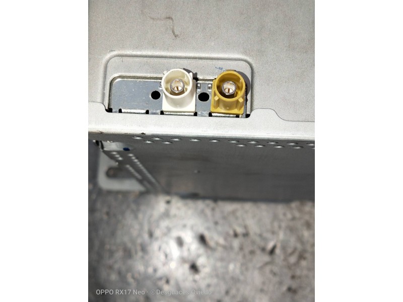 Recambio de sistema audio / radio cd para renault captur helly hansen referencia OEM IAM 281153870R  