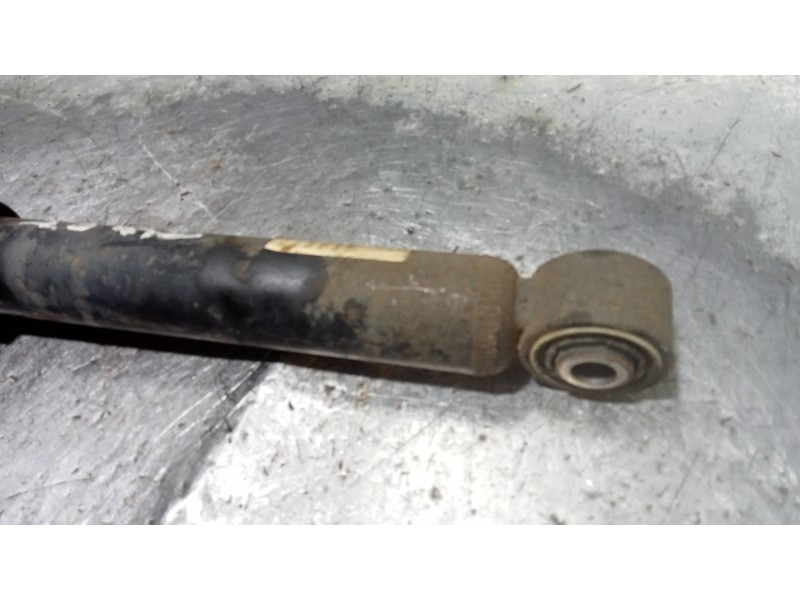 Recambio de amortiguador trasero derecho para volkswagen touran (1t2) highline referencia OEM IAM 1T0512011AL  
