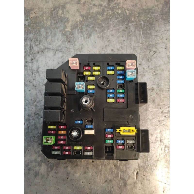 Recambio de caja reles / fusibles para opel antara 2.2 cdti cat (a 22 dm / lqn) referencia OEM IAM 95202005  