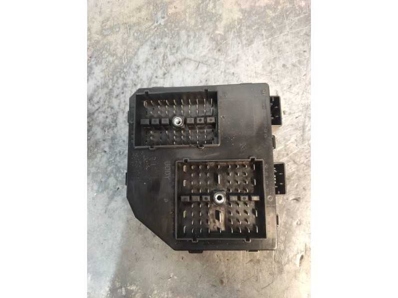 Recambio de caja reles / fusibles para opel antara 2.2 cdti cat (a 22 dm / lqn) referencia OEM IAM 95202005  
