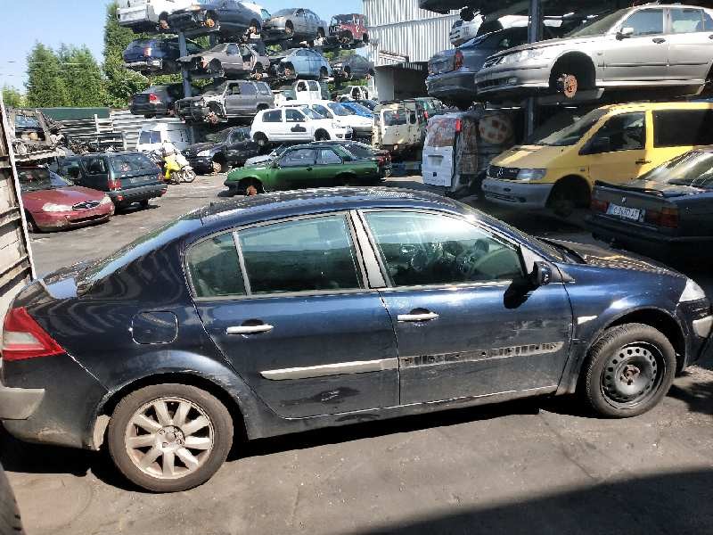renault megane ii classic berlina del año 2009