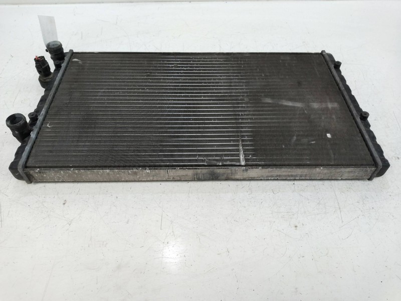 Recambio de radiador agua para volkswagen polo berlina (6n2) 1.4 16v referencia OEM IAM W06N0121201C 850984P 