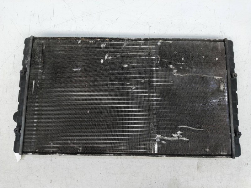 Recambio de radiador agua para volkswagen polo berlina (6n2) 1.4 16v referencia OEM IAM W06N0121201C 850984P 