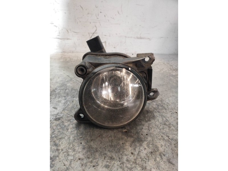 Recambio de faro antiniebla derecho para volkswagen polo berlina (6n2) trendline referencia OEM IAM 96404600  