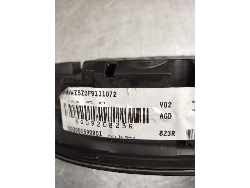 Recambio de cuadro instrumentos para volkswagen polo (9n3) 1.4 16v referencia OEM IAM 6Q0920823R  